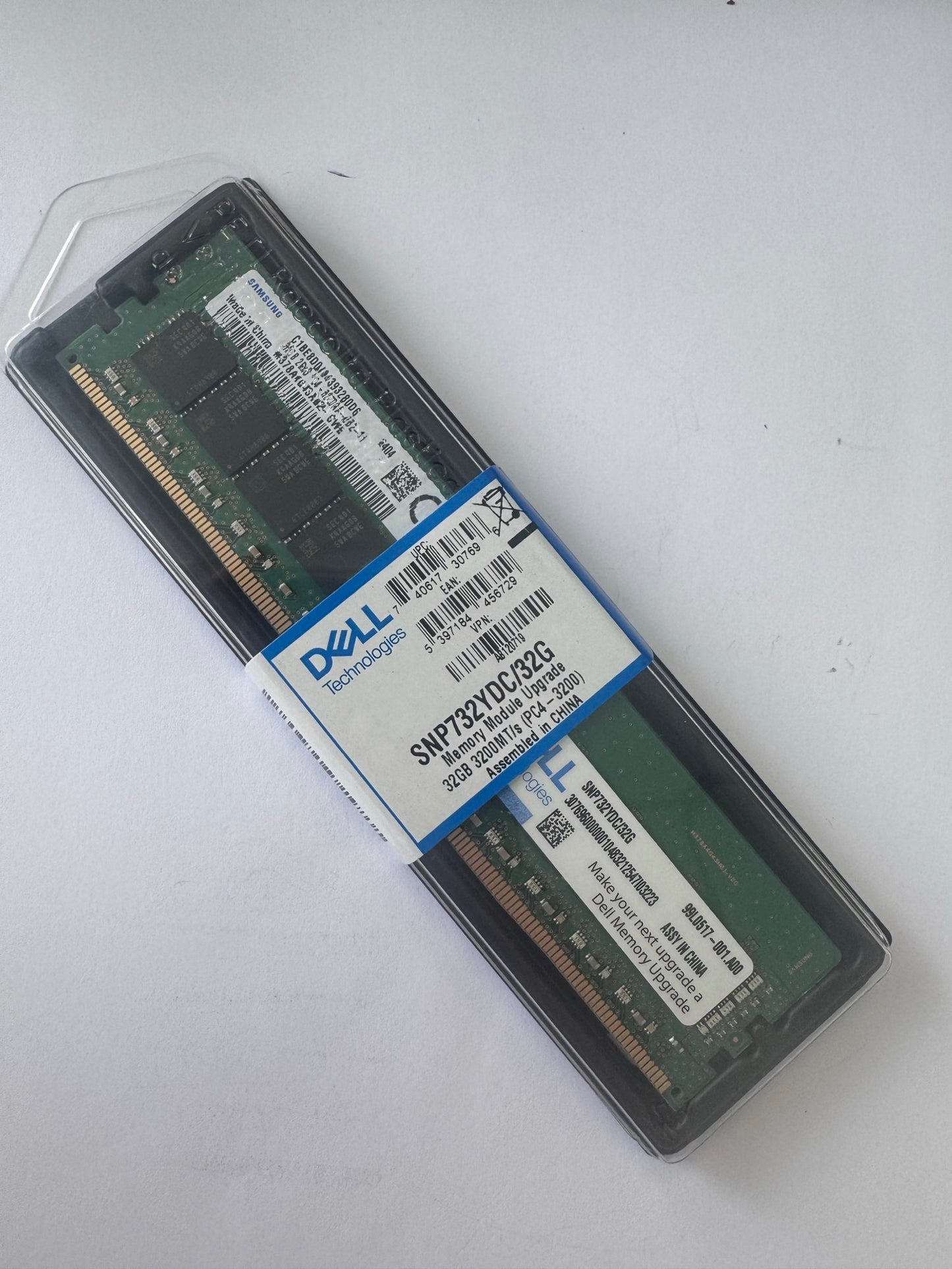 Dell Memory Upgrade - 32 GB - 2Rx8 DDR4 UDIMM 3200 MT/ (OPENED)
